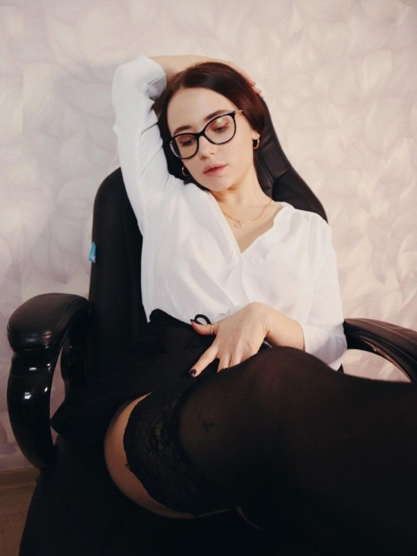 Яночка привлекательная девушка из Ртищево цена от 3500 руб