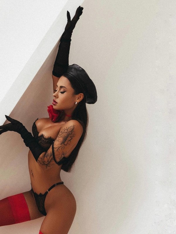 Яна привлекательная девушка из Ртищево цена от 4000 руб